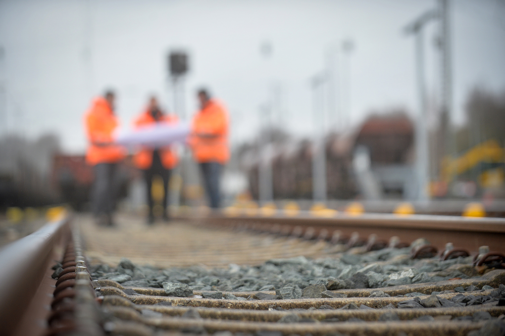 S&E Mobility: Wir übernehmen Bauüberwachung für Bahnprojekte – natürlich auf der Baustelle.