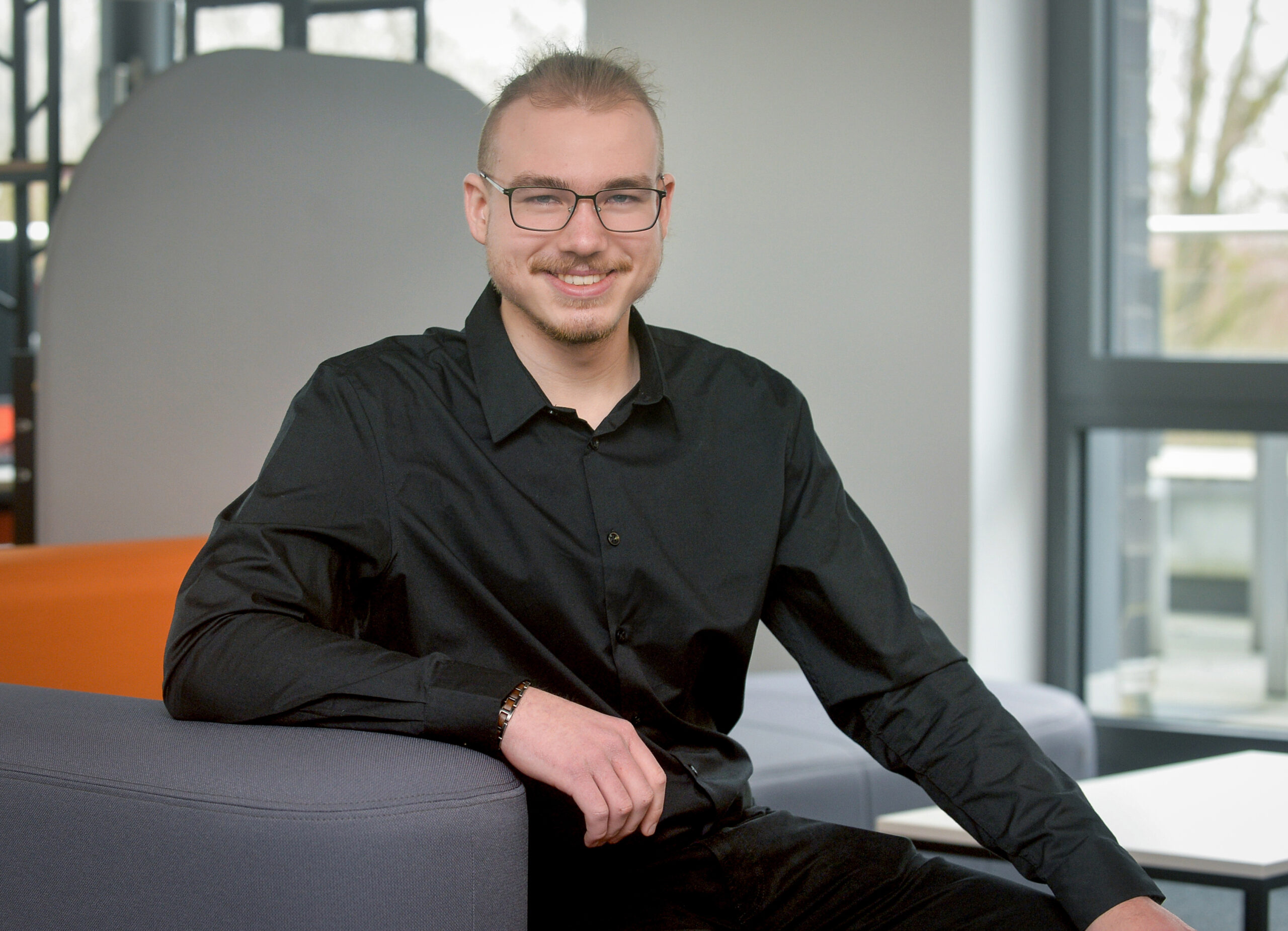 Marlon schätzt seine Karriere bei S&E Mobility dank entspannter Arbeits-Atmosphäre.